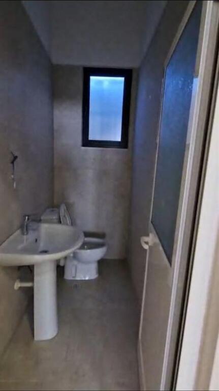 locale commerciale in affitto nella ex regione di Durazzo 650EUR / mese 
