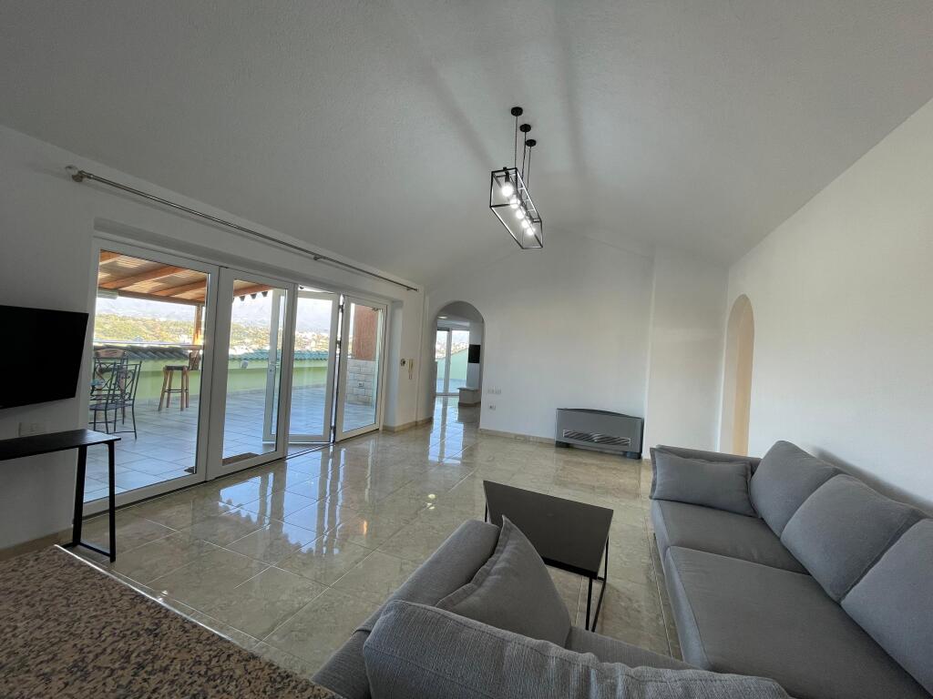 Apartament 3+1 per shitje tek Liqeni i Thate.