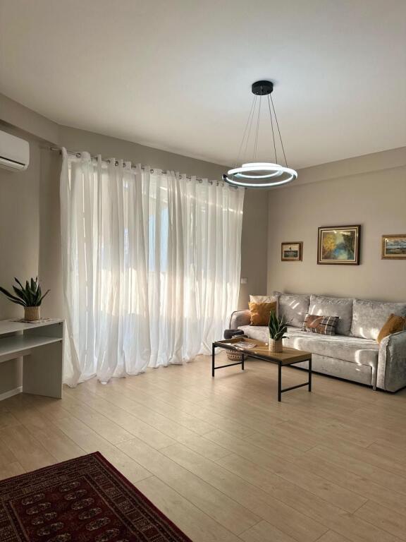 Apartament 1+1 me qera tek Shkolla e Baletit