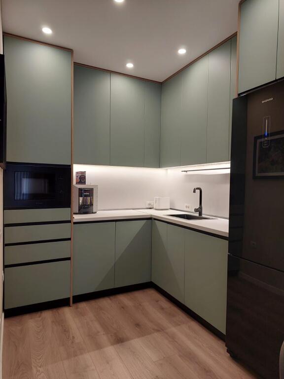 Affittasi appartamento 2+1, 1 bagno, 1 balcone in via Elbasanit