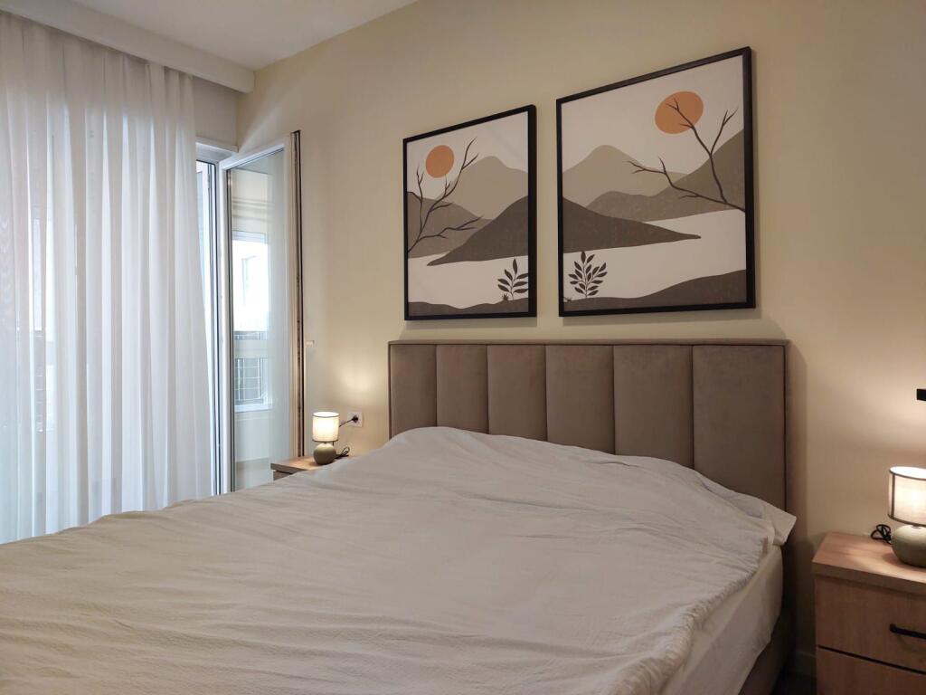 Affittasi appartamento 2+1, 1 bagno, 1 balcone in via Elbasanit