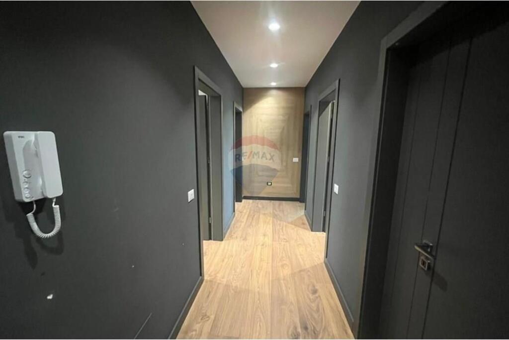 Vendesi in vendita appartamento 2+1+2 presso il Lago Secco