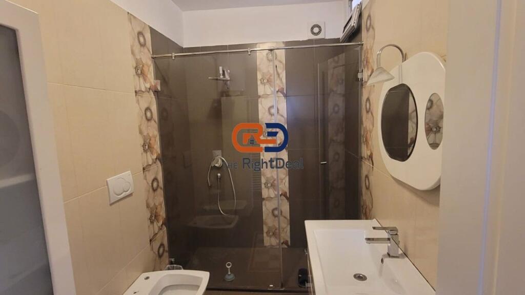 Ne Fresk, Shitet Super Apartament 3+1 Me Pamje Fantastike Dhe 2 Poste Parkimi Te Perfshira Ne Cmim!!
