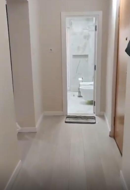 Jepet apartamenti me qera 3+1 bosh te Rruga e Kavajes