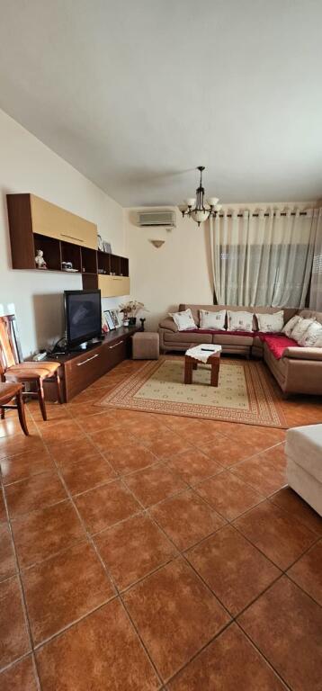 🏡 SHITET VILE 3 KATESHE NE SHENAVLASH – Mundësi e Artë për Investim ose Banesë Familjare!