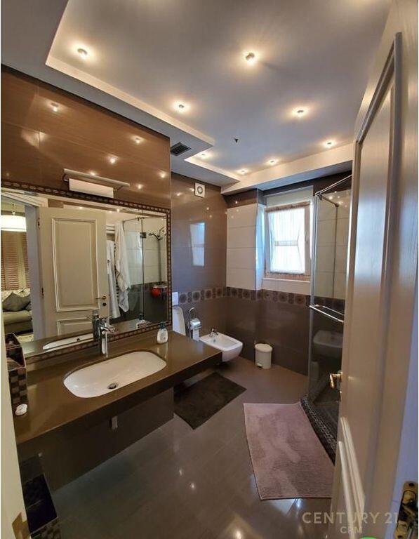 Modern 4-Storey Villa, 6 rooms for Sale in Akacia Hills Residence 1, Mjull-Bathore 975,000 €