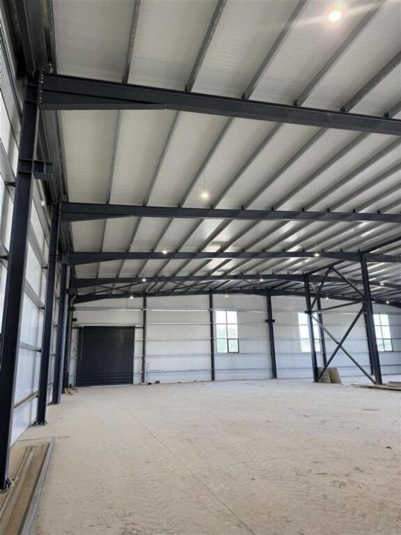 WAREHOUSES FOR RENT 3600 M2 VAQARR 4,000 EURO