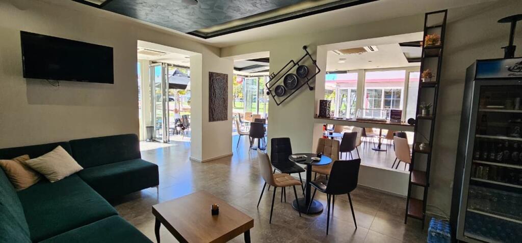 🏪 Locale commerciale in vendita Locale 130 m² Attualmente affittato, pronto per lavorare, vicino alla Stazione Ferroviaria!
