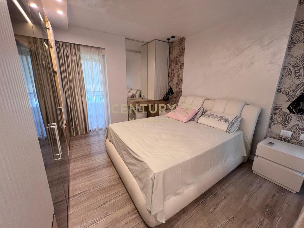 APARTMENT 3+1+2+PARKING AT "SUNRISE RESIDENCE", TEG 1,800 € /Month