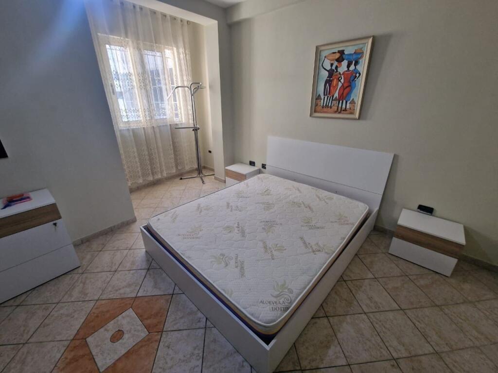 Apartament 1+1,Rruga e Kavajes!