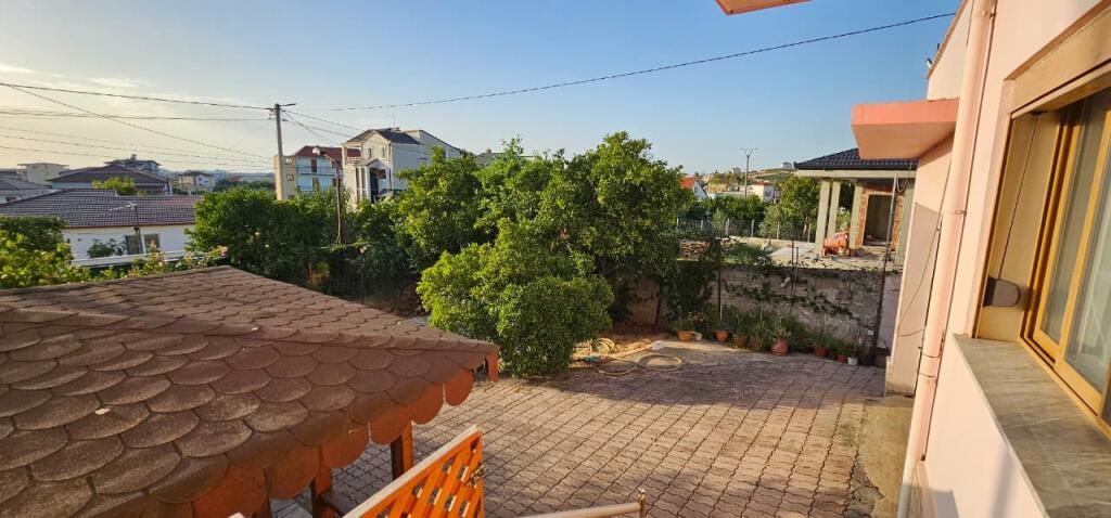 🏡 SHITET VILE 3 KATESHE NE SHENAVLASH – Mundësi e Artë për Investim ose Banesë Familjare!