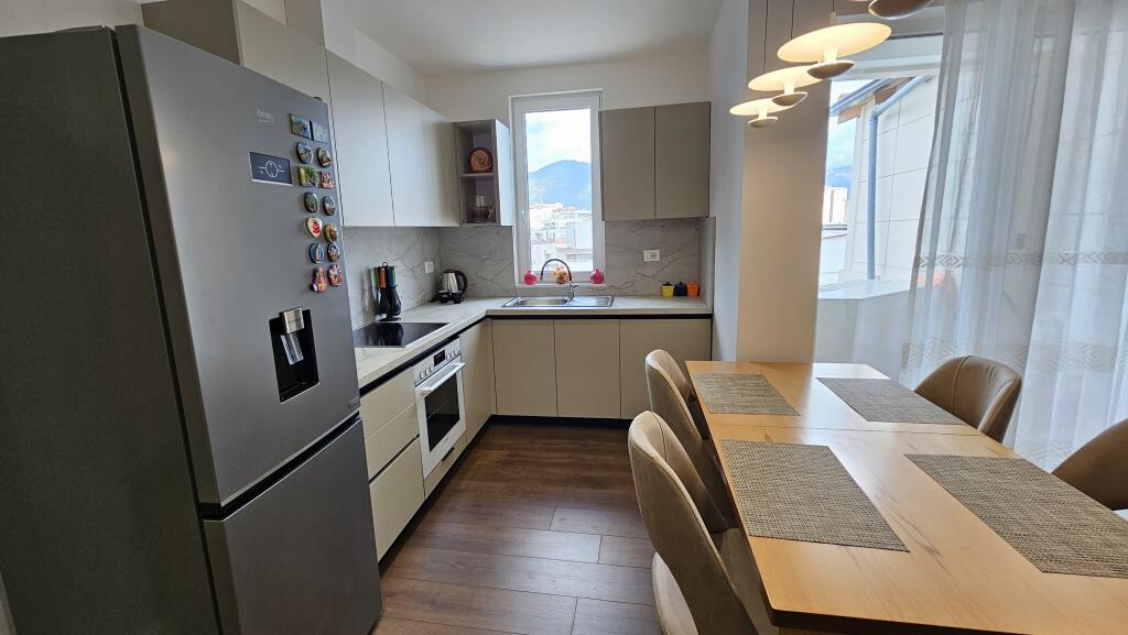 Apartament 2+1+2 te Mine Peza