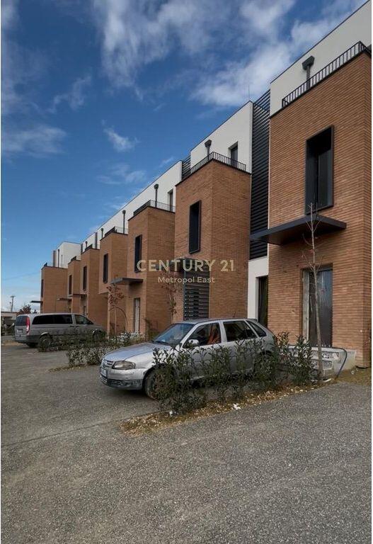 VILLA FOR SALE IN PICCADILLY RESIDENCE 650,000 €