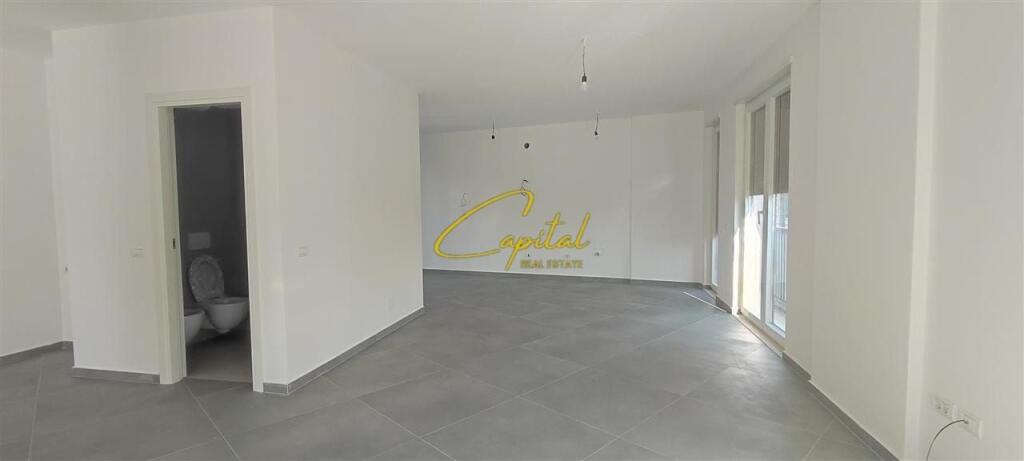BUSINESS PREMISES FOR RENT 220 M2 CENTER 2,500 EURO