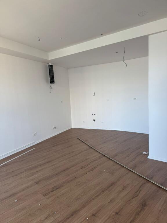 Jepet me qira apartament per zyra tek Lake View Residence