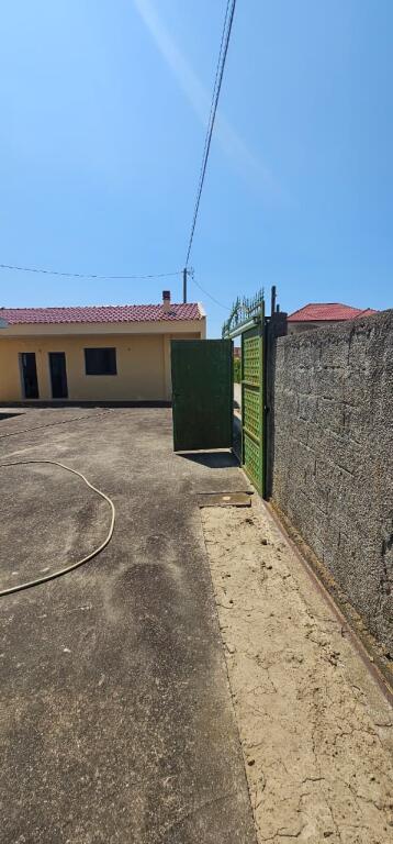 🏡 Shiten 2 shtëpi private + tokë kodrinore 9,000 m² ne Maskuri pranë Pjezës