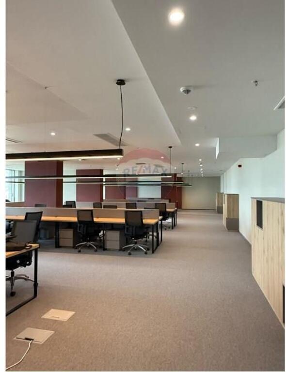 ELITE OFFICE DOWNTOWN ONE FOR SALE !