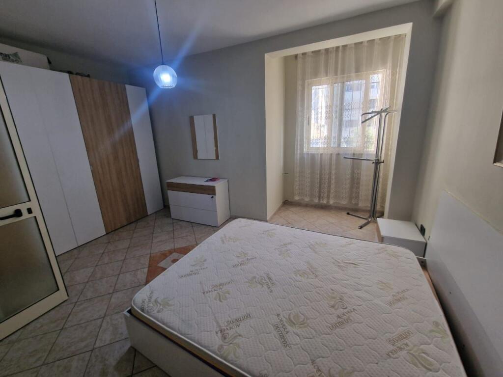 Jepet me qera apartament 1+1 ne Qender te Tiranes