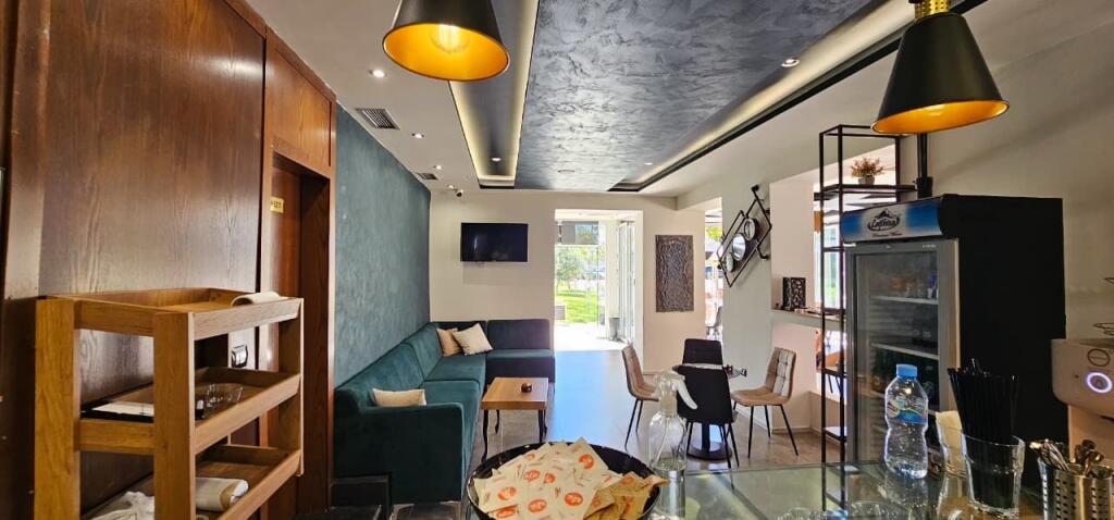🏪 Locale commerciale in vendita Locale 130 m² Attualmente affittato, pronto per lavorare, vicino alla Stazione Ferroviaria!