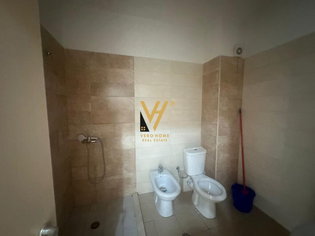 JEPET APARTAMENT 2+1+VERANDE ME QERA NE ASTIR 40.000 LEKE