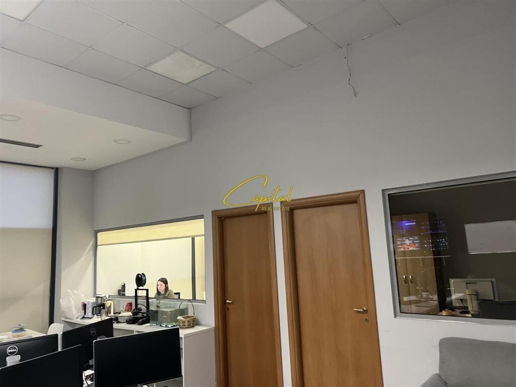 BUSINESS PREMISES FOR RENT 110 M2 PARIS COMMUNE 120,000 LEKE