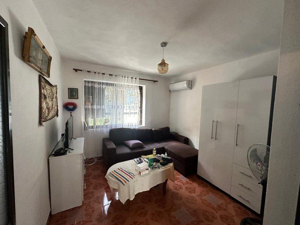 we sell a studio apartment near the qsut hospital