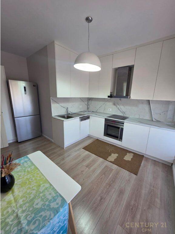 APARTMENT 3+1+2+PARKING SPACE FOR RENT NEAR THE NEW MARKET!