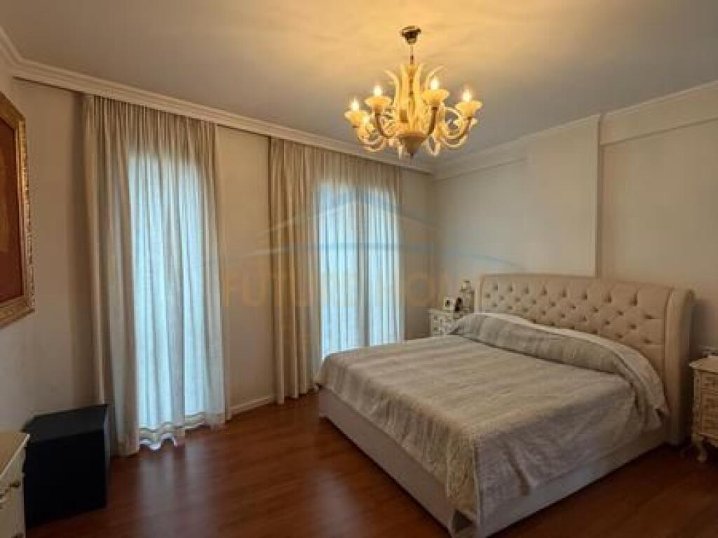 In vendita, Appartamento 3+1+2+2 Posti Auto, Via Elbasan, Tirana
