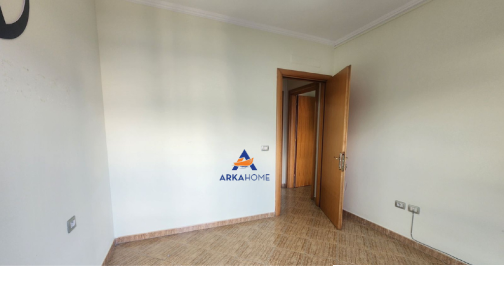 AFFITTASI UFFICIO 106 M² "A ZOGU I ZI, PIAZZA KARL TOPIA" 900 EURO