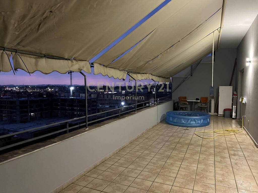 Apartament 2+2 Me Qira në Rruga 5 Maji, Tiranë - 650€
