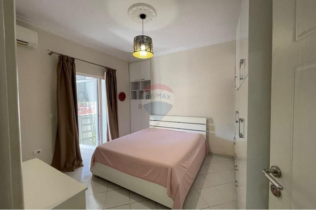 2+1 Apartment for rent in Bllok!