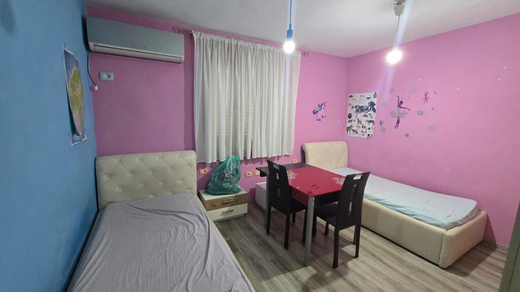 Apartament 2+1 per qira, Rruga Ali Visha