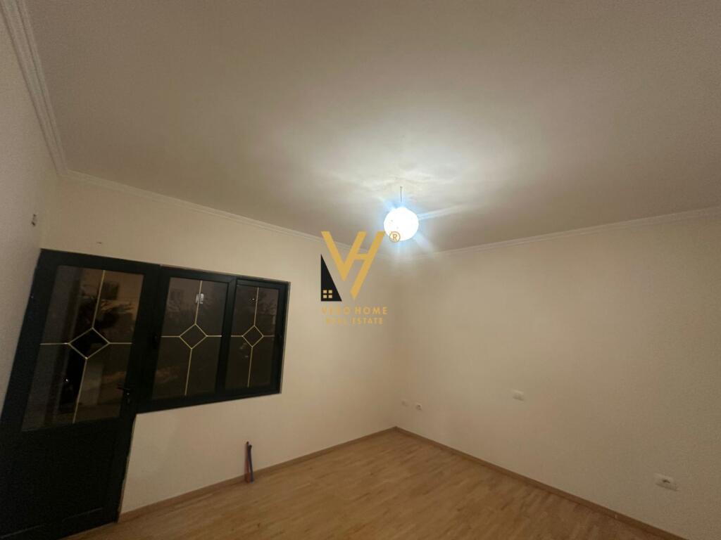 JEPET GODINE BIZNESI 456 M2 ME QERA TE RR. EDUARD MANO 3.500 EURO