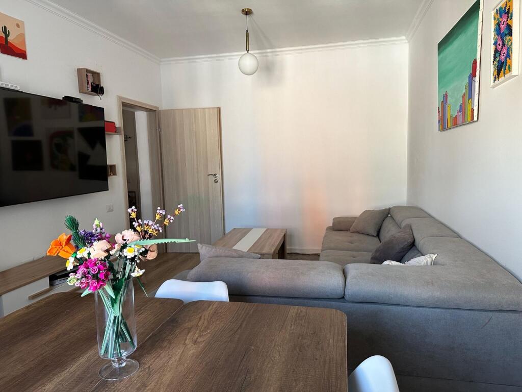 Apartament 1+1 ne shitje te Myslym Shyri