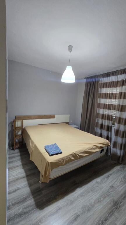 Apartament 2+1 per qira, Rruga Ali Visha