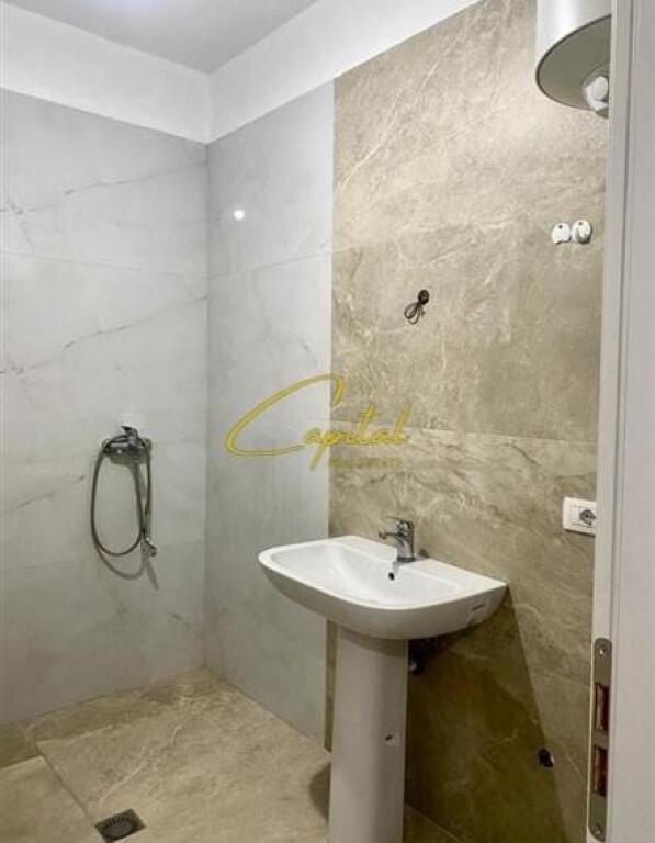 APARTAMENT ME QERA 2+1 5 MAJI 50.000 LEKE