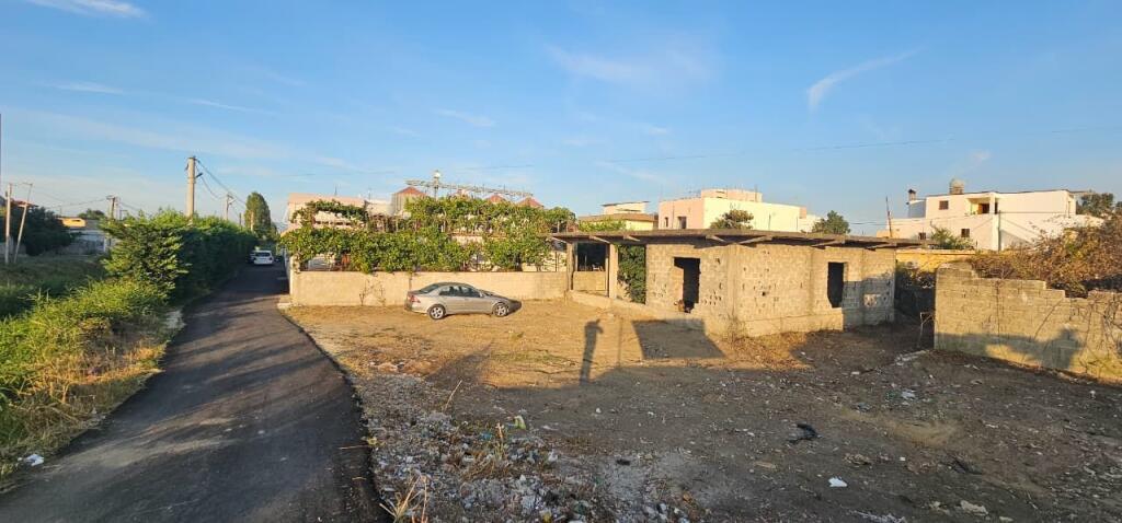 🏡 House + Land for sale 📌 Durres – Tirana Highway, near Kastrati gas station