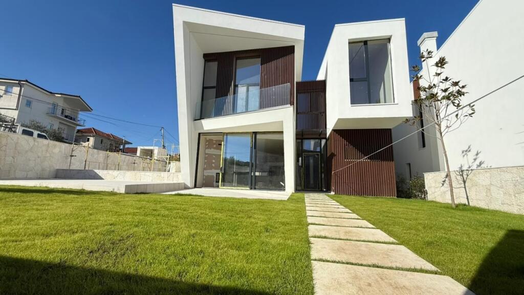 Individual villa for sale!