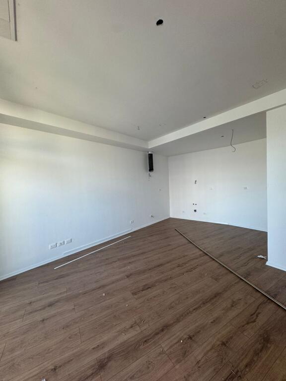 Jepet me qira apartament per zyra tek Lake View Residence