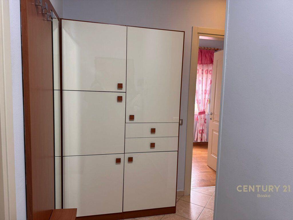 Apartament 2+1 Me Qira në Rrugën Mine Peza