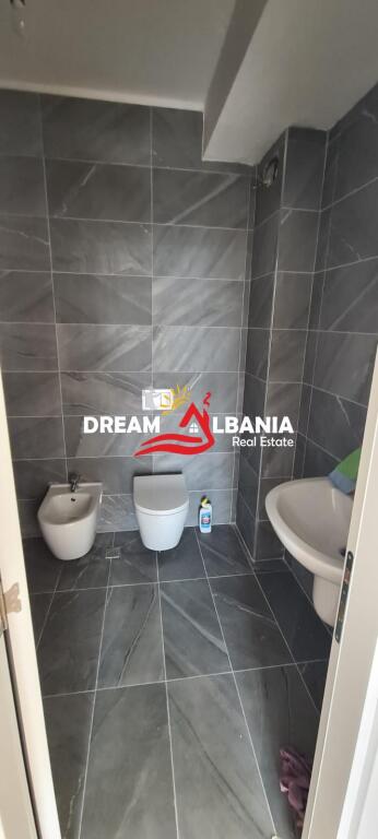 Spazi Ufficio in Affitto Vicino al Nuovo Viale a Tirana (ID 42611240)