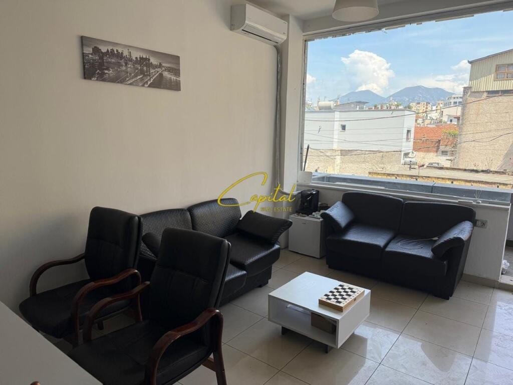 OFFICE FOR RENT 30 M2 CENTER 350 EURO