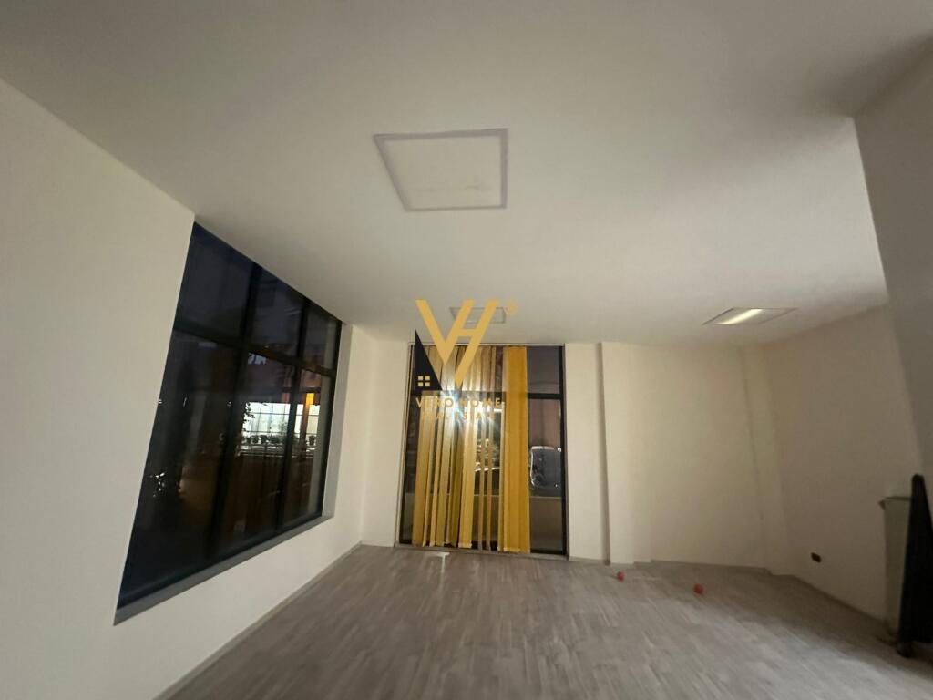 BUSINESS BUILDING FOR SALE 456 M2 AT DRY LAKE, EDUARD MANO STREET 1,240,000 EURO