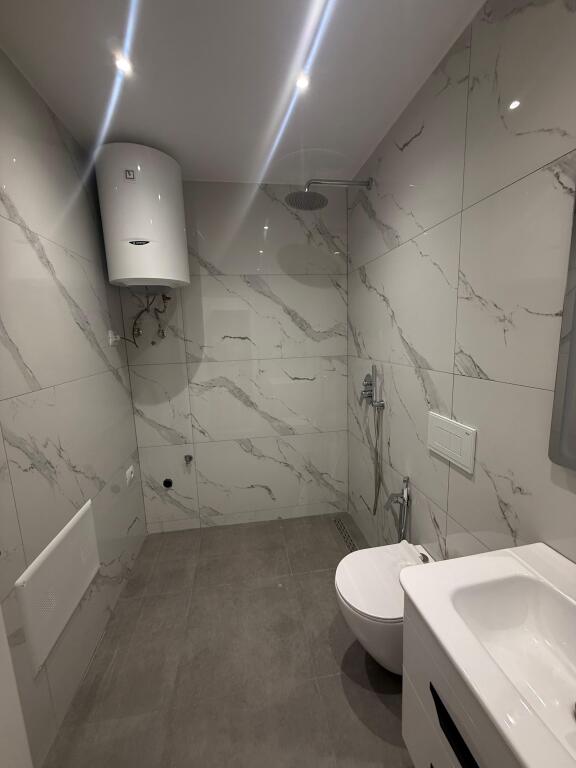 🏡 Apartment 1+1 + Walk-in Closet for Sale – Fortuzi Street, Center, Tirana