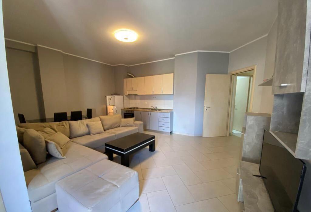 Apartament per shitje tek Liqeni i Thate