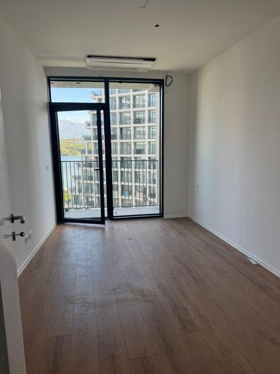 Jepet me qira apartament per zyra tek Lake View Residence