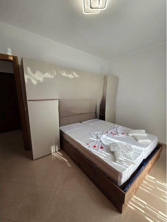 Apartament 2+2 Me Qira në Rruga 5 Maji, Tiranë - 650€