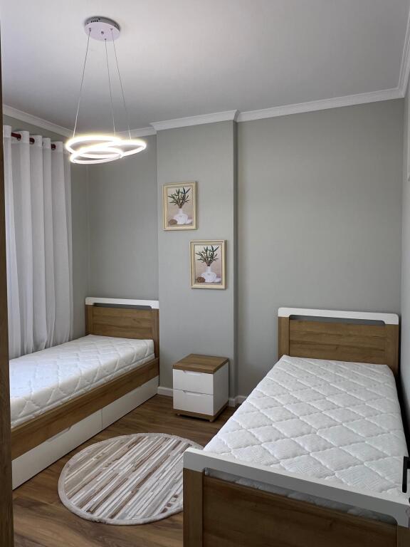 Apartment 2+1, Misto Mame!