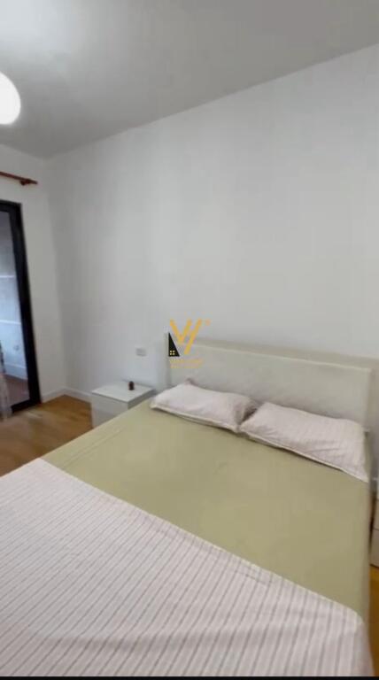 JEPET APARTAMENT 2+1+2 ME QERA NE ASTIR 60.000 LEKE