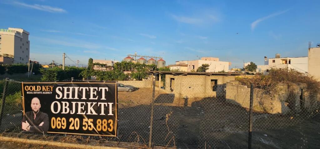 🏡 House + Land for sale 📌 Durres – Tirana Highway, near Kastrati gas station